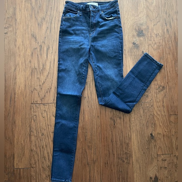 Abercrombie & Fitch The Super Skinny High Rise Jeans Size 0 - Picture 1 of 5